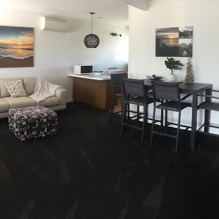Old Pier Apartments Bridport Buitenkant foto